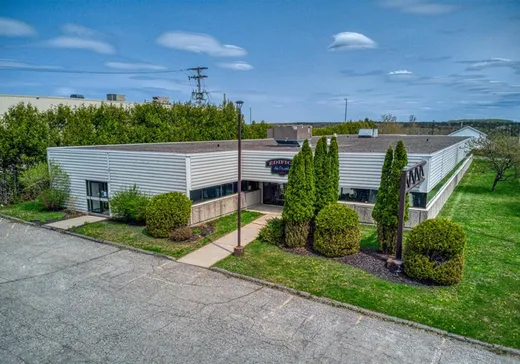 Propriété commerciale à vendre - 3700 Rue Laval, Lac-Mégantic, G6B1A4