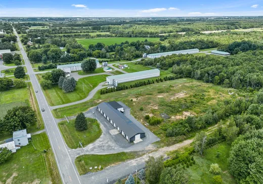 Propriété commerciale à vendre - 1200 Ch. Tourville, St-Nicephore, J2A3X8