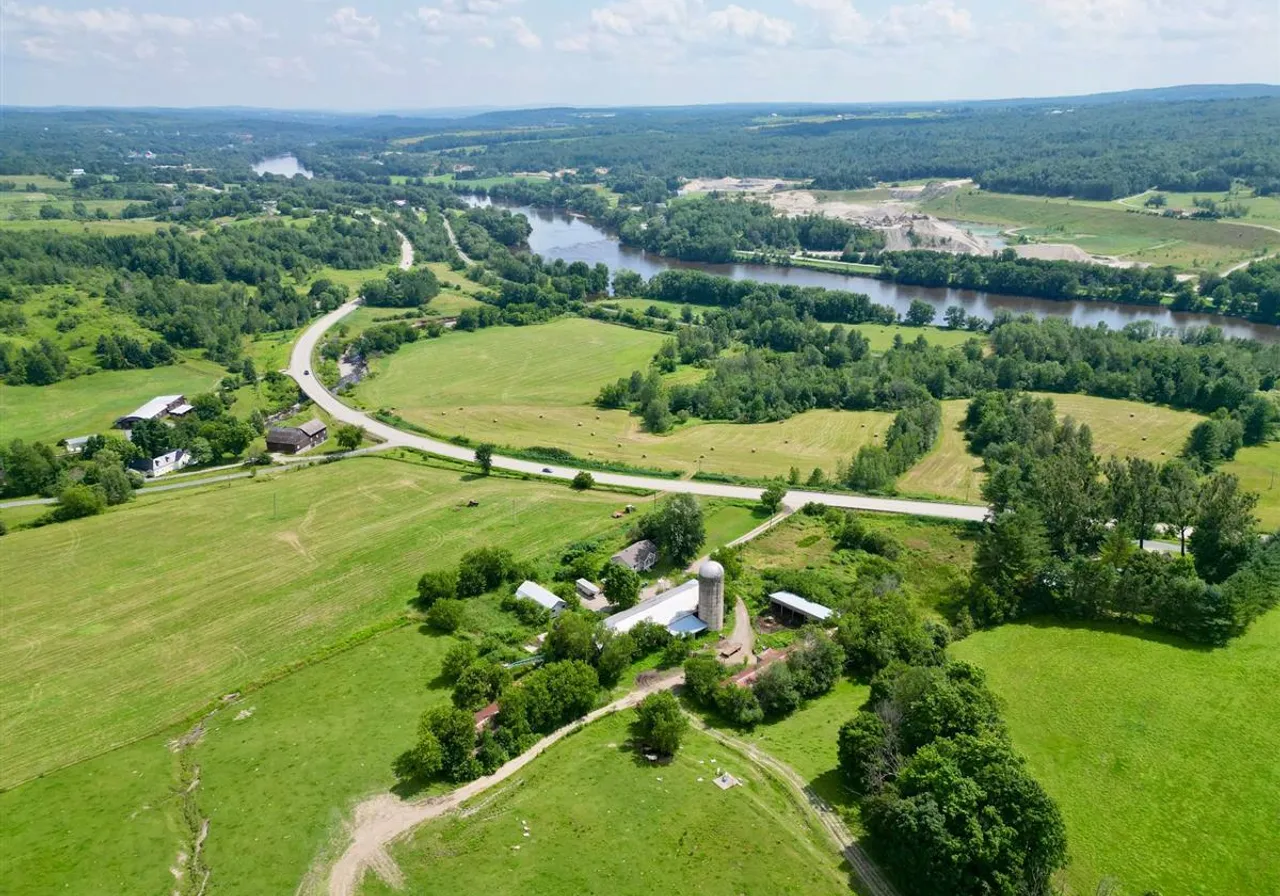 Farm for Sale - 235Z Route 143 N., Windsor, J1S 2E4