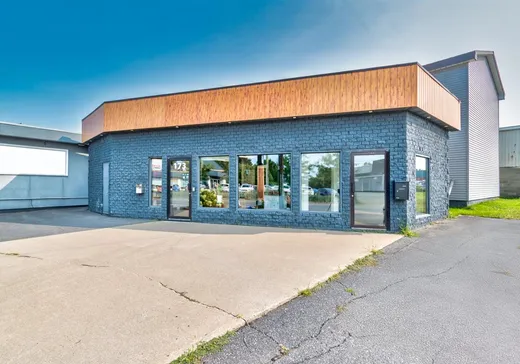 Propriété commerciale à vendre - 173 Boul. Fiset, Massueville, J3P1V3