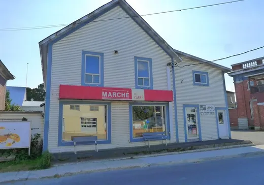 Propriété commerciale à vendre - 16 Rue Water, Danville, J0A1A0