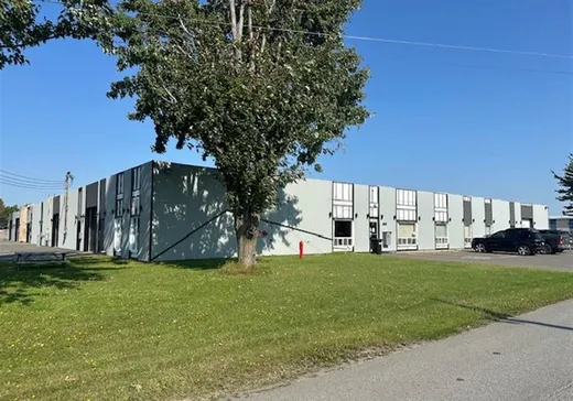 Bâtiment Industriel à vendre - 32 Rue de l'Artisan, Victoriaville, G6P7E3