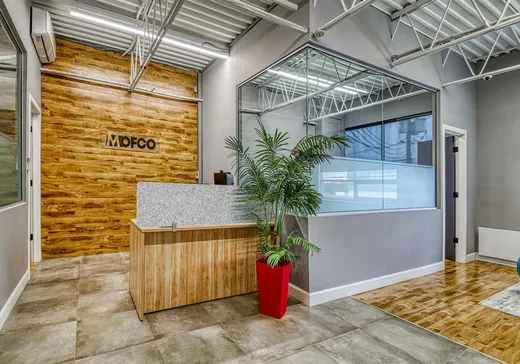 Commercial Condo for Sale - 305B Boul. St-Elzear O., Laval (Chomedey), H7L 3N5