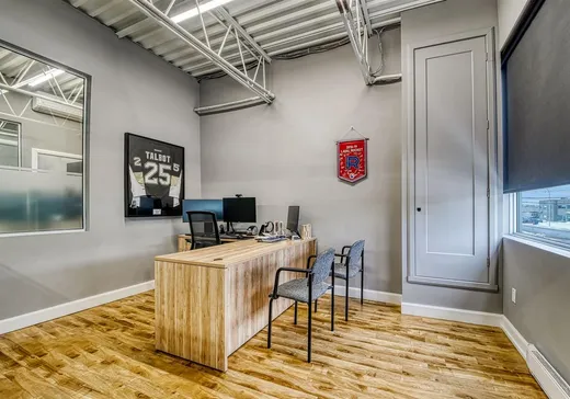 Commercial Condo for Sale - 305B Boul. St-Elzear O., Laval (Chomedey), H7L 3N5