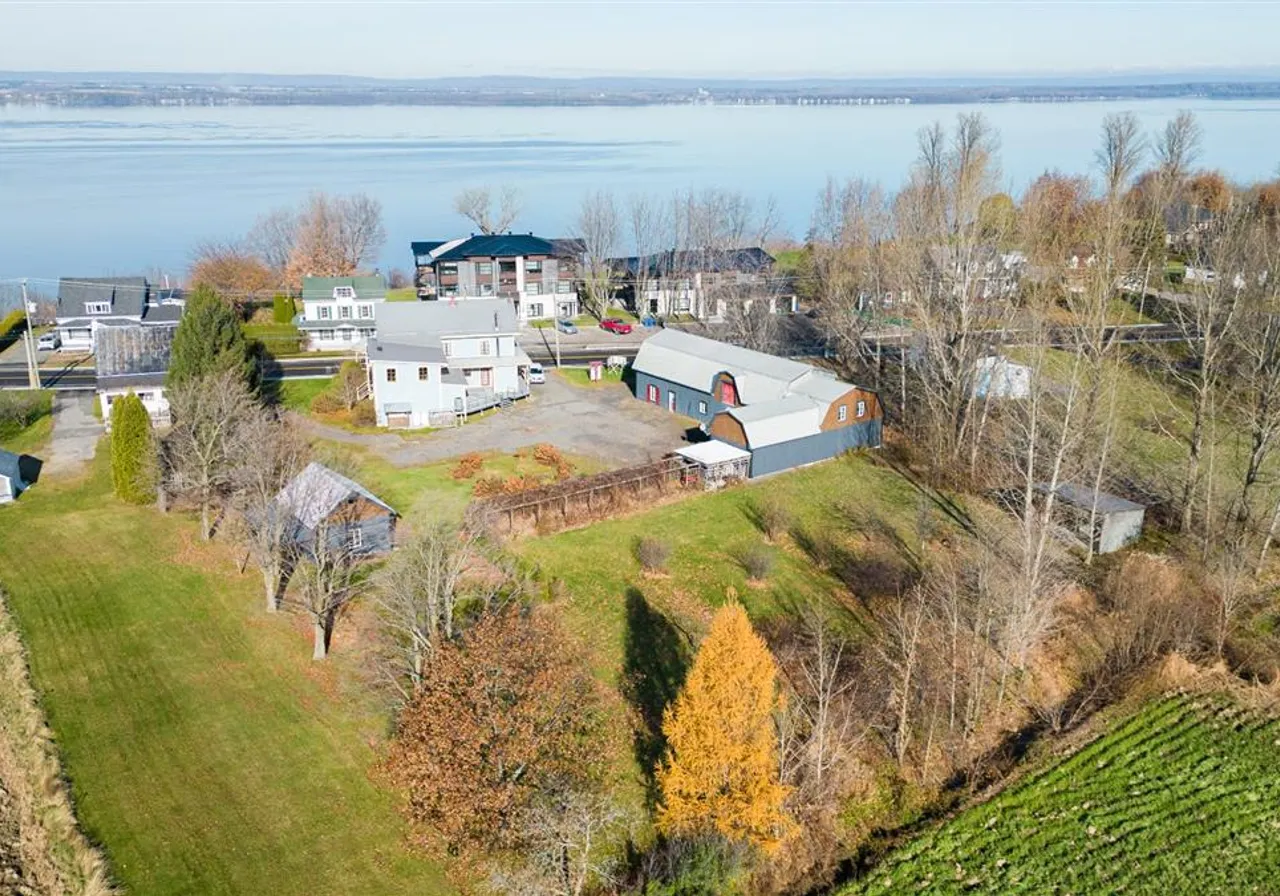 Propriété commerciale à vendre - 133 Route Marie-Victorin, St-Pierre-Les-Becquets, G0X 2Z0