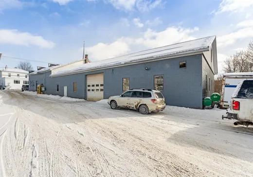 Propriété commerciale à vendre - 327 Rue Principale, Mansonville, J0E 1X0