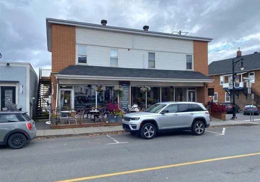 Propriété commerciale à vendre - 7-9A Rue Principale N., Sutton, J0E 2K0