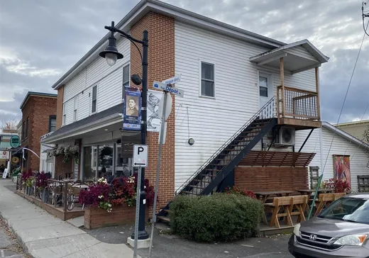 Propriété commerciale à vendre - 7-9A Rue Principale N., Sutton, J0E 2K0