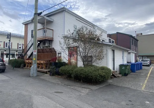 Propriété commerciale à vendre - 7-9A Rue Principale N., Sutton, J0E 2K0
