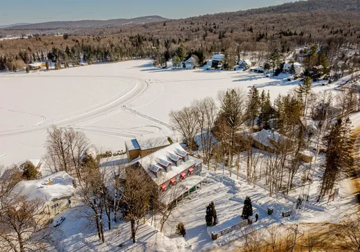 Propriété commerciale à vendre - 3679 Ch. du Lac-Sept-Îles, St-Raymond, G3L 2S3