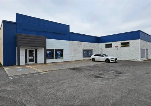 Propriété commerciale à vendre - 535 Rue Principale, Mont-Saint-Hilaire, J2G2X3