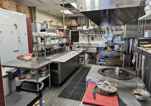 Propriété commerciale à vendre - 4890 Rue René-Émard, Montréal (Pierrefonds-Roxborro), H9A2Y1