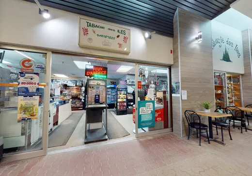 Propriété commerciale à vendre - 8 Boul. des Îles, Port-Cartier, G5B2J4