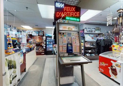 Propriété commerciale à vendre - 8 Boul. des Îles, Port-Cartier, G5B 2J4