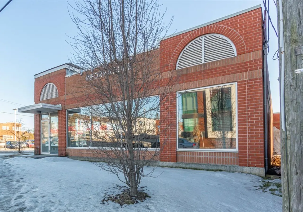 Propriété commerciale à vendre - 786 Rue King E., Sherbrooke, J1G 1C5