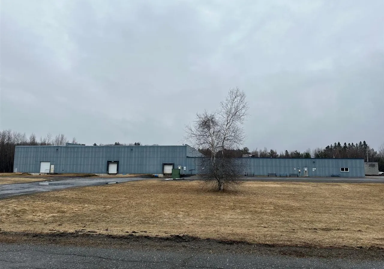 Bâtiment Industriel à vendre - 10 Rue Bachelder, Stanstead, J0B 3E2