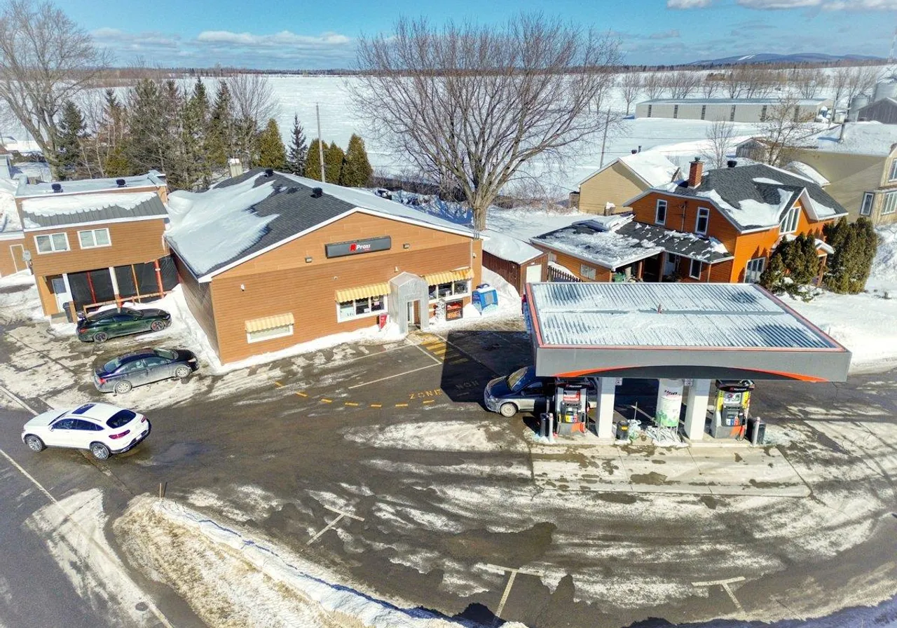 Propriété commerciale à vendre - 1220 Route 138, Neuville, G0A 2R0