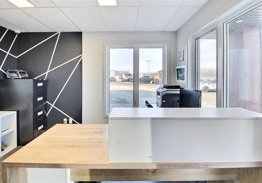 Propriété commerciale à vendre - 100 Rue Industrielle, Saint-Louis-de-Blandford, G0Z 1B0