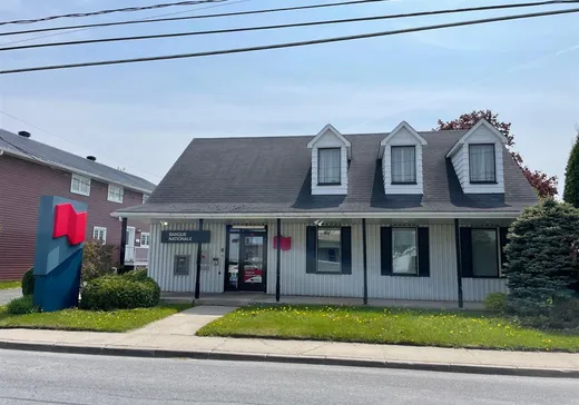 Propriété commerciale à vendre - 100 Rue Principale, St-Germain-De-Grantham, J0C1K0
