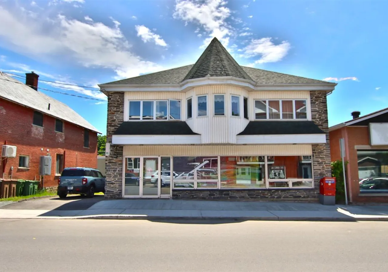 Propriété commerciale à vendre - 10-12 Rue Daniel-Johnson, Danville, J0A 1A0