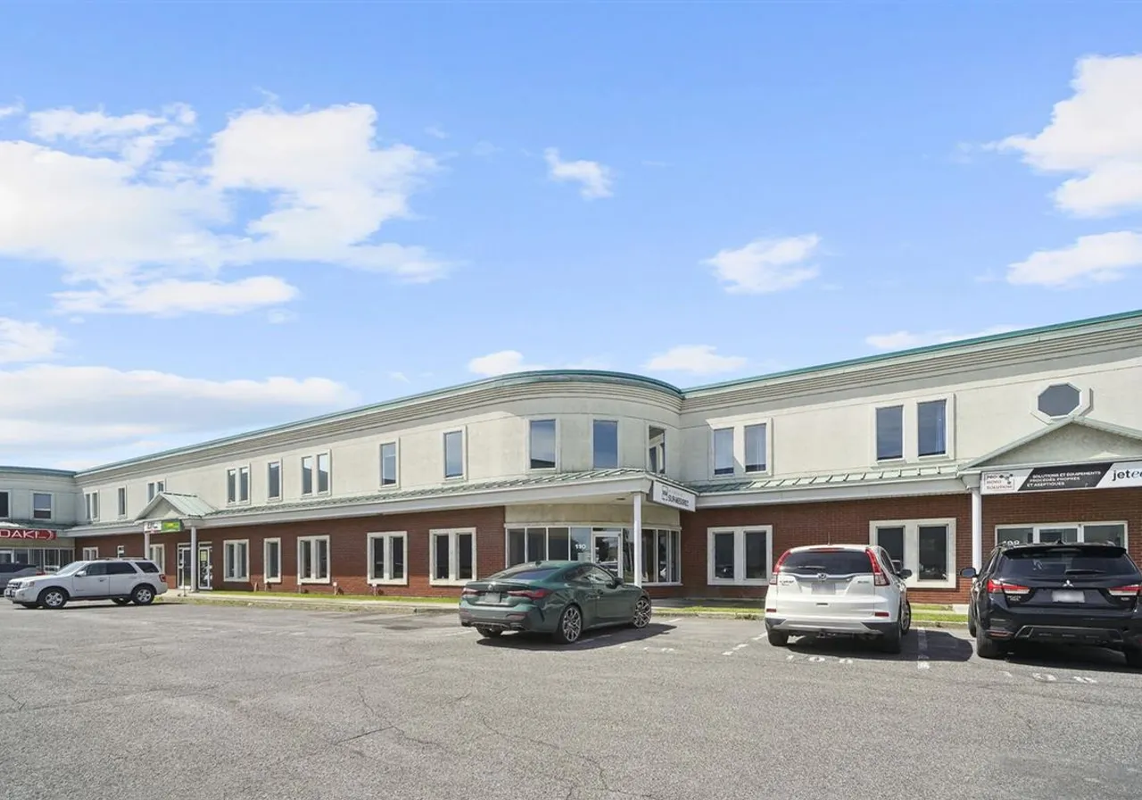 Propriété commerciale à vendre - 110 Ch. Du Tremblay, Boucherville, J4B 6Z6