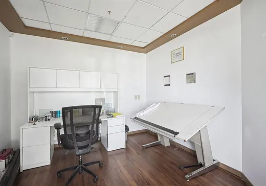 Propriété commerciale à vendre - 110 Ch. Du Tremblay, Boucherville, J4B 6Z6