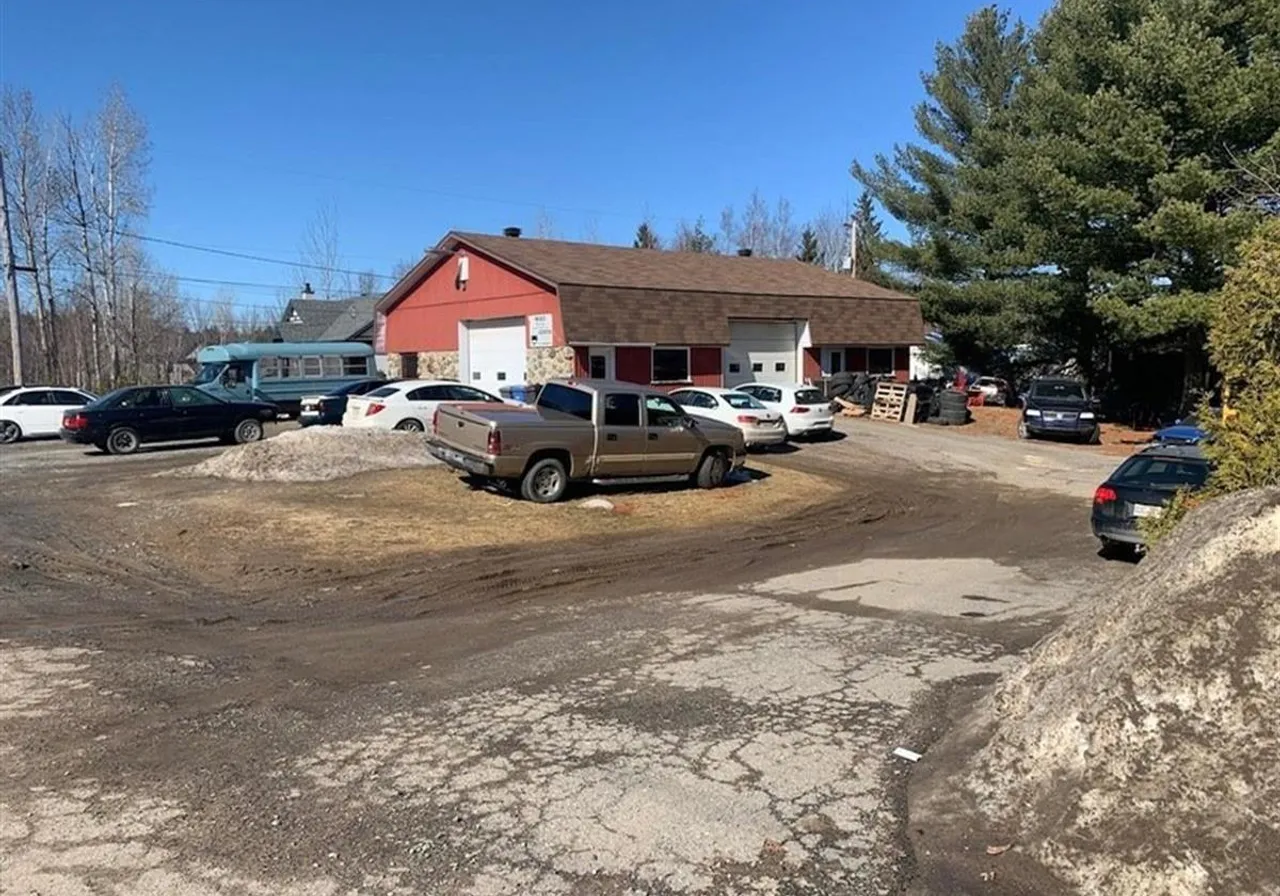Propriété commerciale à vendre - 131 Ch. Belvèze, St-Lambert-De-Lauzon, G0S 2W0