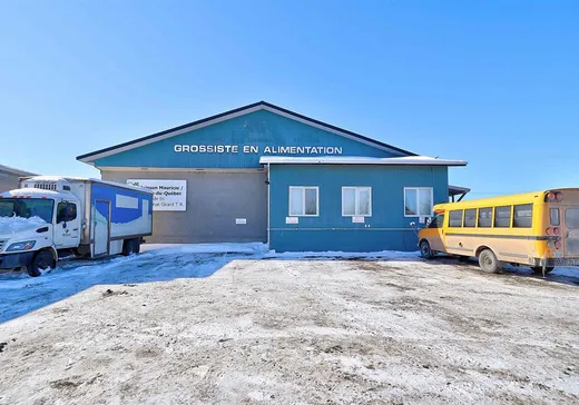 Bâtiment Industriel à vendre - 2925 Rue Girard, Trois-Rivières, G9A 2V5