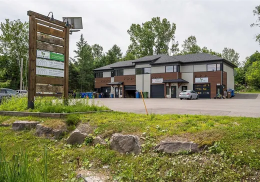 Propriété commerciale à vendre - 450-464 Boul. des Laurentides, Saint-Sauveur, J0R 1K0