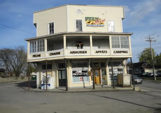 Propriété commerciale à vendre - 8 Ch. de Montréal E., Gatineau, J8M1E9