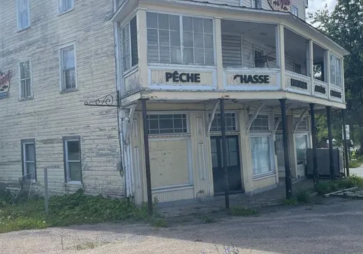 Propriété commerciale à vendre - 8 Ch. de Montréal E., Gatineau, J8M 1E9