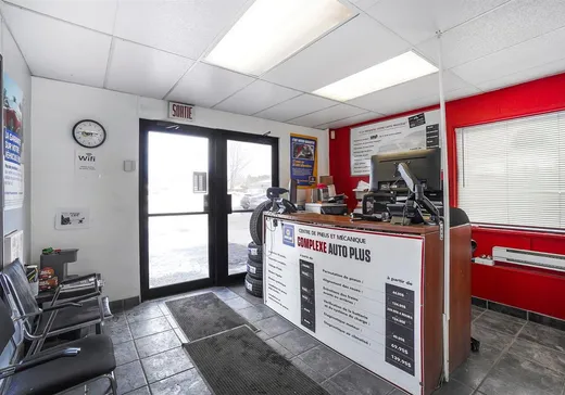 Propriété commerciale à vendre - 640 9e Avenue, Saint-Jérôme, J7Z 4T2