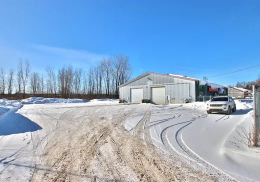 Propriété commerciale à vendre - 232 Rue Water, Danville, J0A 1A0