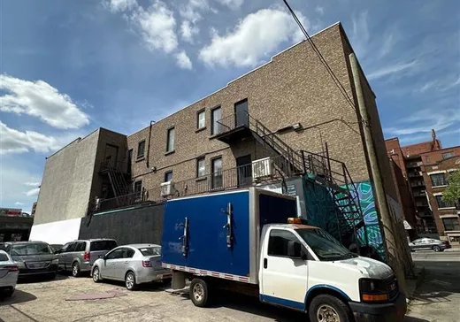 Propriété commerciale à vendre - 390 Boul. Crémazie E., Montréal (Villeray), H2P 1E5