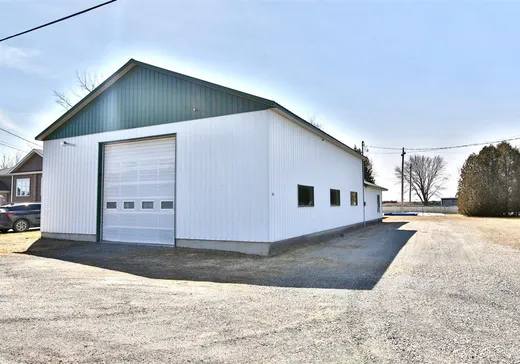 Propriété commerciale à vendre - 901 Rue Ménard, Saint-Jude, J0H1P0