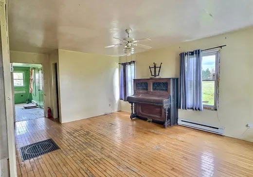 Farm for Sale - 935 12e Rang, Windsor, J1S 0H1