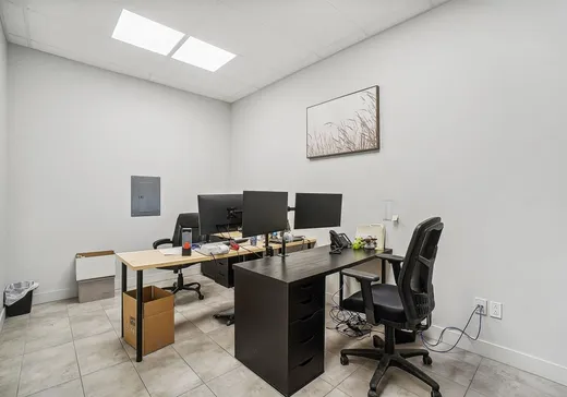 Propriété commerciale à vendre - 104 Rue Émilien-Marcoux, Blainville, J7C 0B5