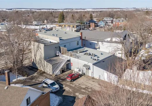 Propriété commerciale à vendre - 1 Rue St-Joseph, Warwick, J0A 1M0