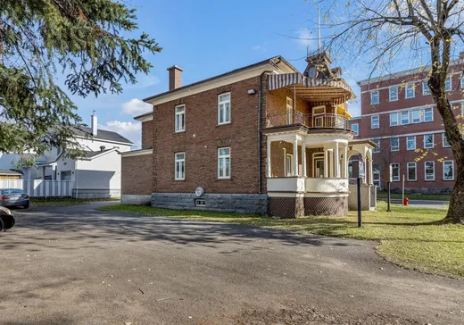 Propriété commerciale à vendre - 267 Av. St-Maxime, Charlesbourg, G2L 3W3
