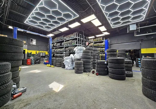 Industrial Building for Sale - 1205-1207 Av. de Valleyfield, Saint-Vincent-de-Paul, H7C 2K5