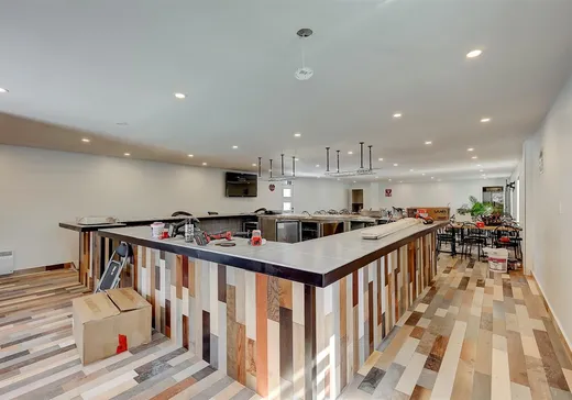 Propriété commerciale à vendre - 120 Rue Authier E., Granby, J0E 2A0
