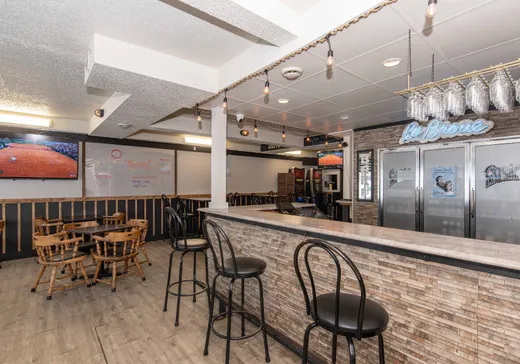 Propriété commerciale à vendre - 396 3e Avenue, Val-d'Or, J9P 1R9