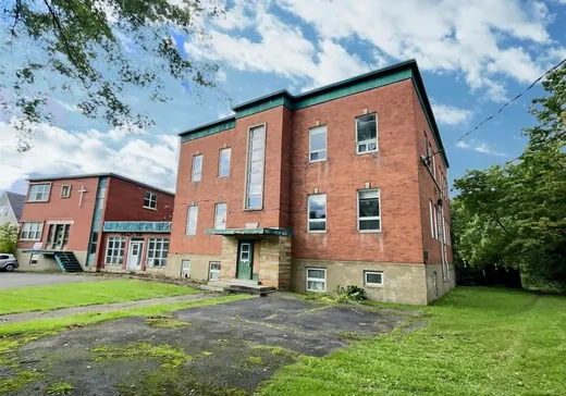 Propriété commerciale à vendre - 43A-43B Rue Railroad, Stanstead, J0B 3E2