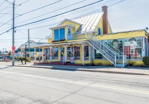 Propriété commerciale à vendre - 158-160 Boul. Fiset, Massueville, J3P3P1