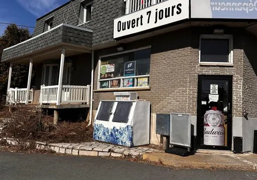 Commercial Property for Sale - 713-715 Rue Principale, Saint-Amable, J0L 1N0