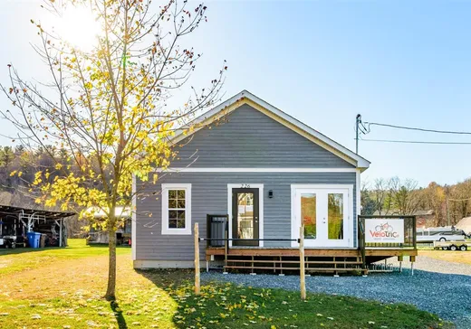 Propriété commerciale à vendre - 226 Rue St-Marc, Coaticook, J1A2Z5