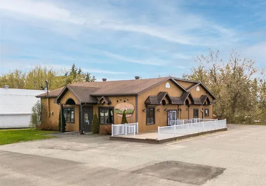 Propriété commerciale à vendre - 6645 Route Louis-S.-St-Laurent, Coaticook, J0B1L0