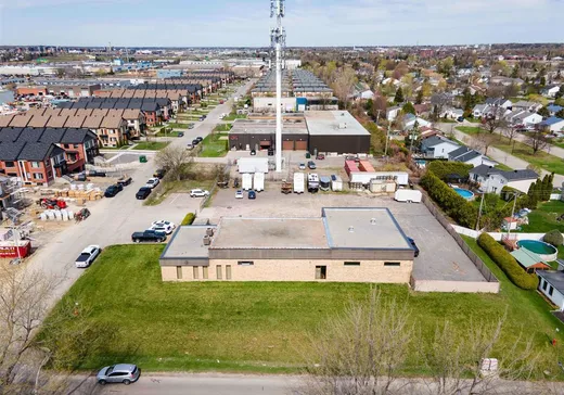 Industrial Building for Sale - 509 Rue Papineau, Boisbriand, J7G 2B7