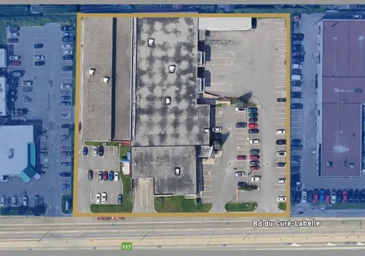 Propriété commerciale à vendre - 2172 Boul. du Curé-Labelle, St-Hippolyte, J8A 1S8
