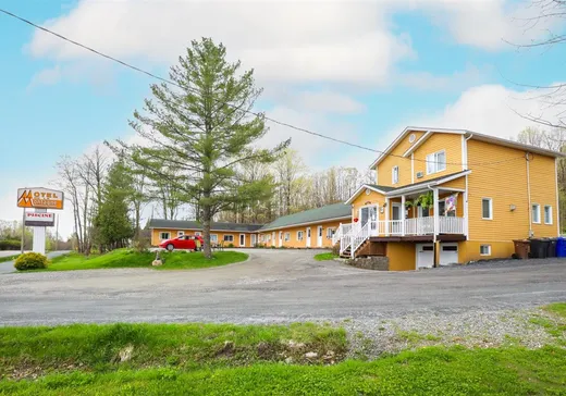 Commercial Property for Sale - 1215 Ch. de la Montagne, Magog, J1X 6X9
